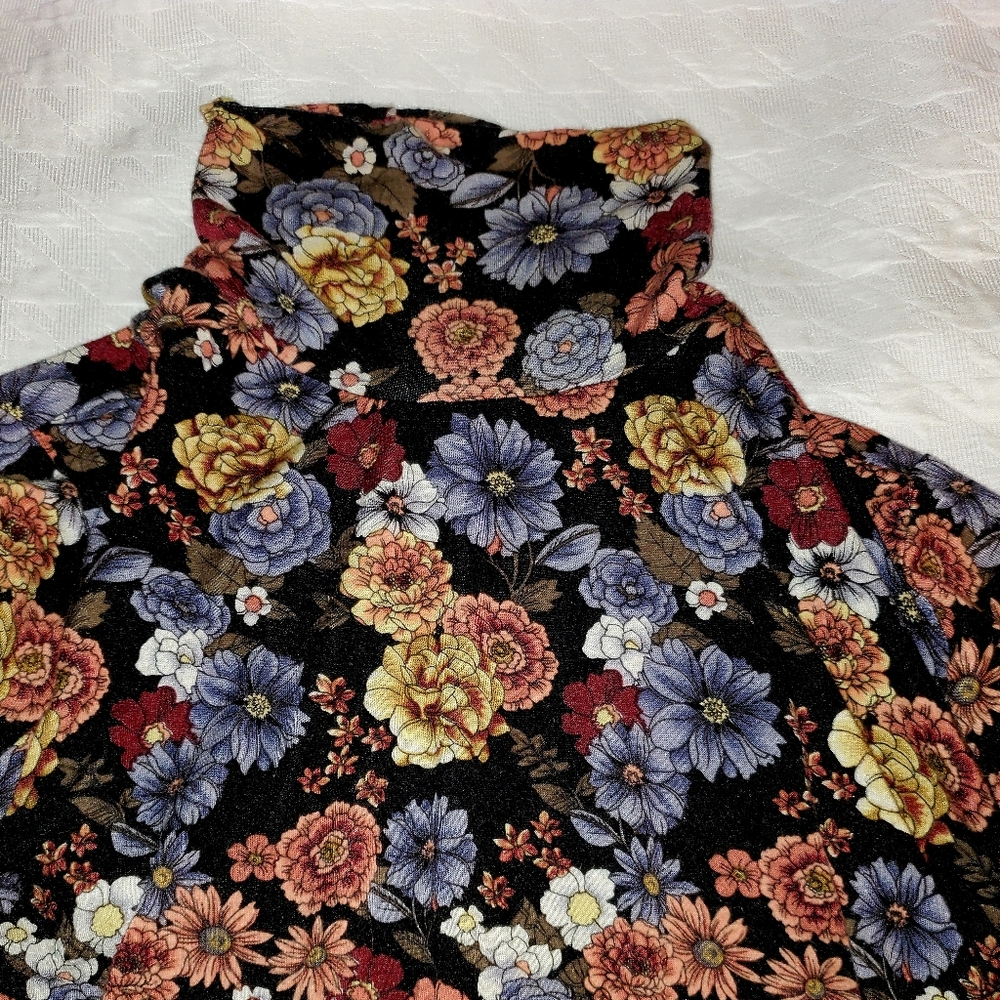 Dress - Picture 8 of 9